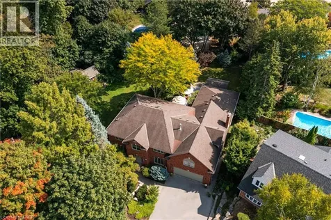 373 Brookview Court Ancaster ON L9G 4E6
