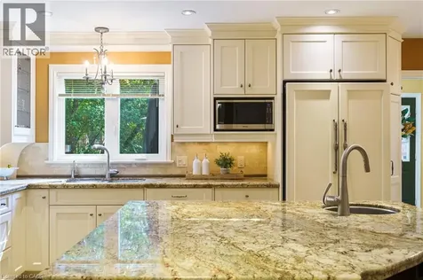 373 Brookview Court Ancaster ON L9G 4E6