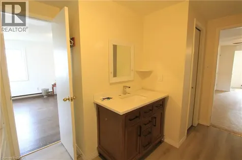 1343 King Street North Woolwich ON N0B 2N0