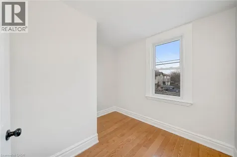 73 Peter Street Hamilton ON L8R 1T4