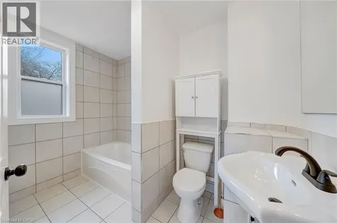 73 Peter Street Hamilton ON L8R 1T4