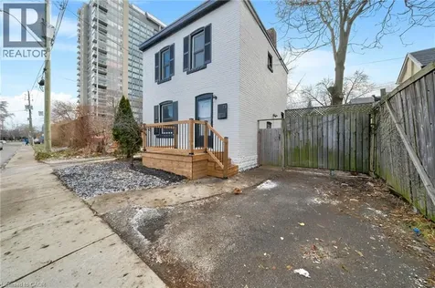 73 Peter Street Hamilton ON L8R 1T4