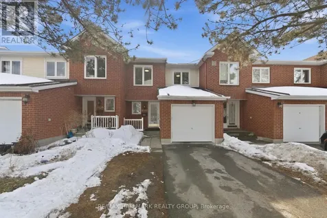 1924 Ashmont Street Ottawa ON K1C 7B9