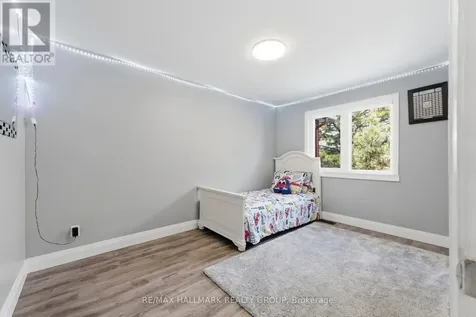 1924 Ashmont Street Ottawa ON K1C 7B9