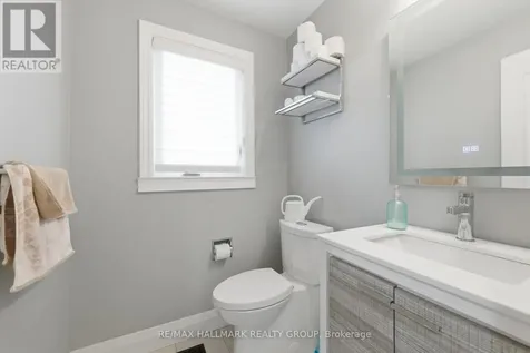 1924 Ashmont Street Ottawa ON K1C 7B9