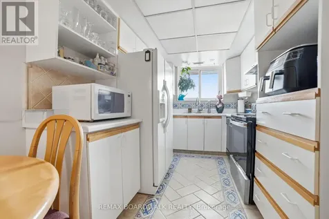 1705 Playfair Drive Ottawa ON K1H 8P6