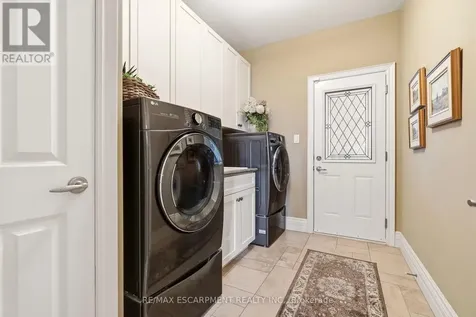 1318 Concession 6 Hamilton ON L8B 1N1