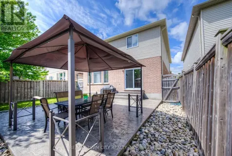 504 Wood Nettle Way Waterloo ON N2V 2Y1