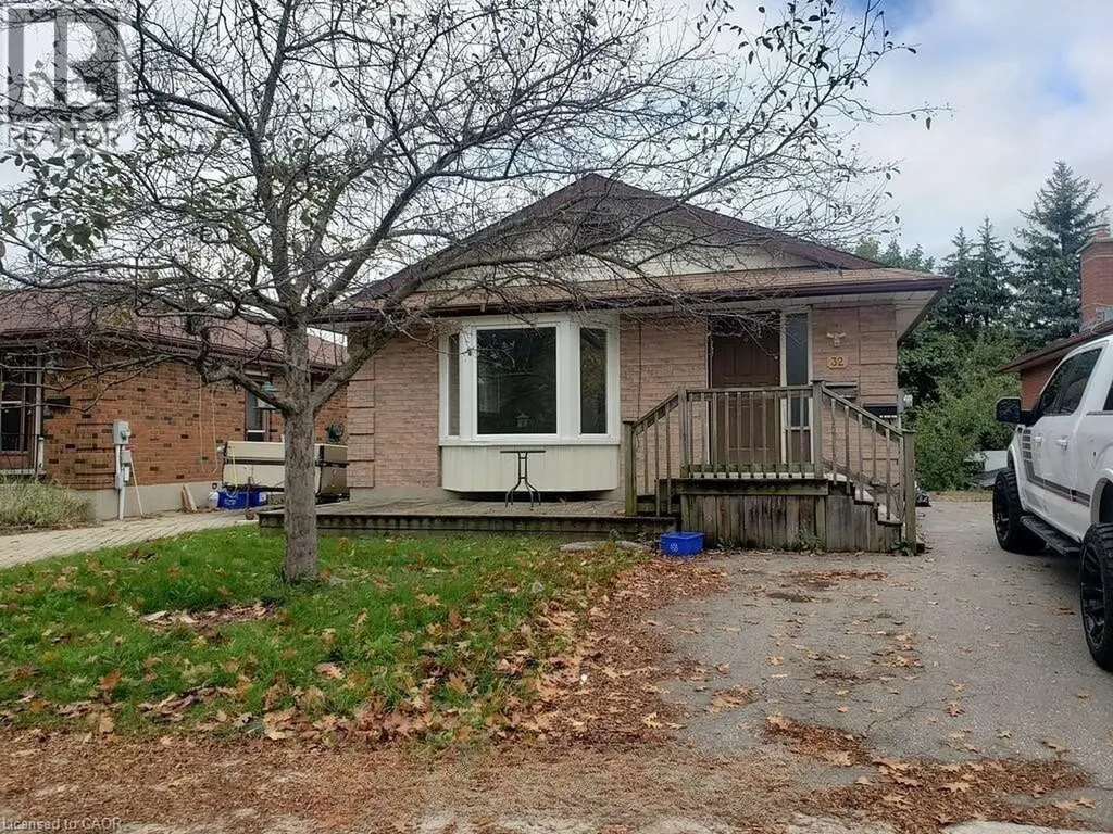 32 Albion Street Kitchener ON N2E 2N4