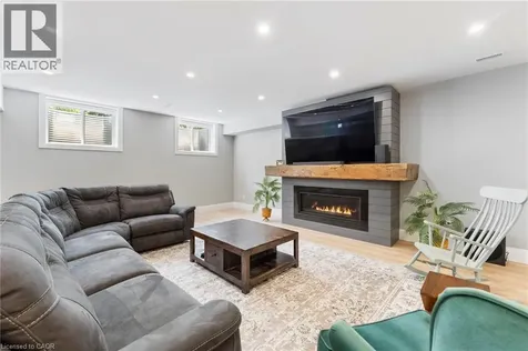 11 Cockshutt Road Brantford ON N3T 5L6