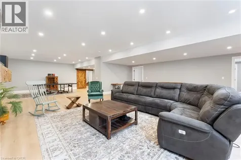 11 Cockshutt Road Brantford ON N3T 5L6