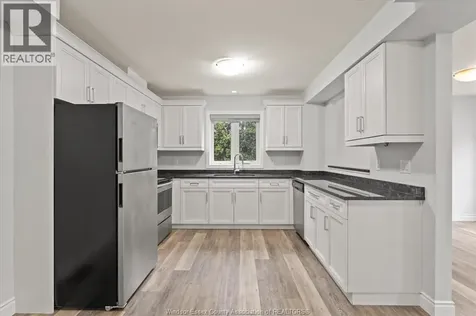 204 Beechwood Lakeshore ON N8L 1E2