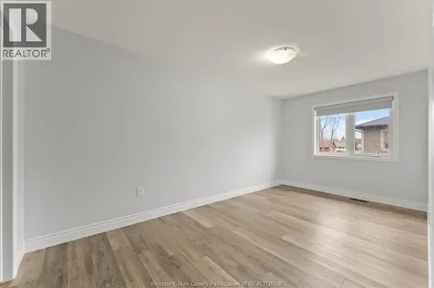 204 Beechwood Lakeshore ON N8L 1E2
