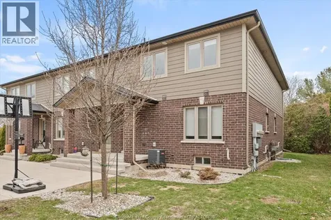 204 Beechwood Lakeshore ON N8L 1E2