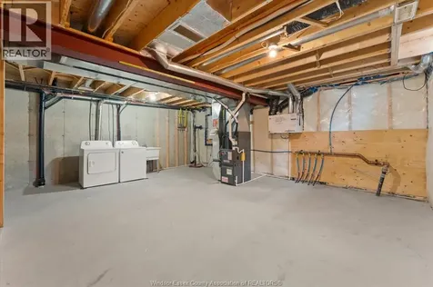 204 Beechwood Lakeshore ON N8L 1E2