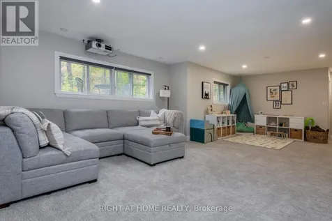 11 Woodland Crescent Oro-medonte ON L4M 4Y8