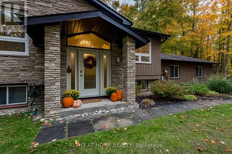 11 Woodland Crescent Oro-medonte ON L4M 4Y8