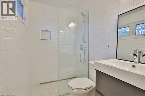 1268 Hillhurst Road Oakville ON L6J 1X4