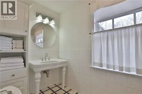 1268 Hillhurst Road Oakville ON L6J 1X4