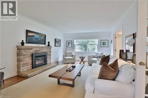 1268 Hillhurst Road Oakville ON L6J 1X4