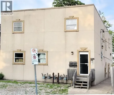 1570 Lillian Windsor ON N8X 4A8