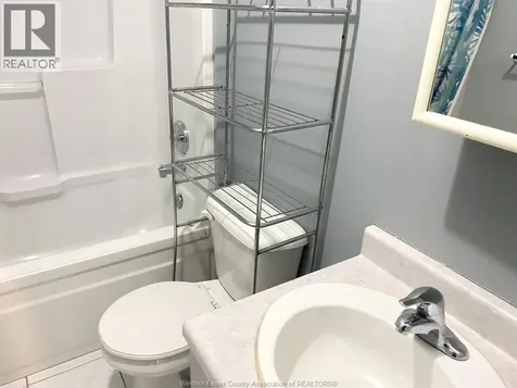 1570 Lillian Windsor ON N8X 4A8