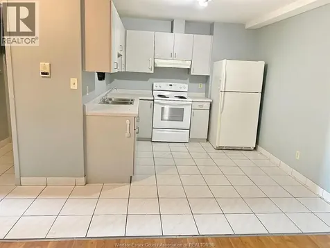 1570 Lillian Windsor ON N8X 4A8