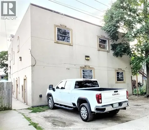 1570 Lillian Windsor ON N8X 4A8