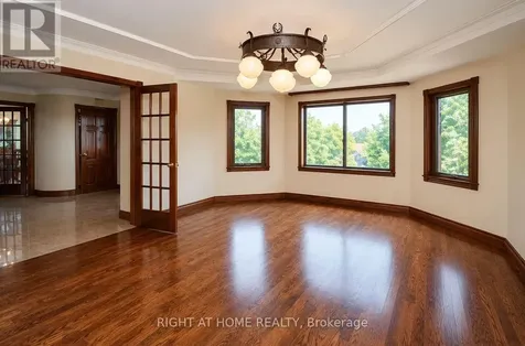 568 Ridge Road Hamilton ON L8J 2Y6