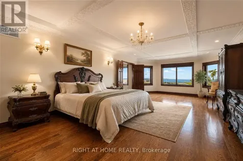 568 Ridge Road Hamilton ON L8J 2Y6