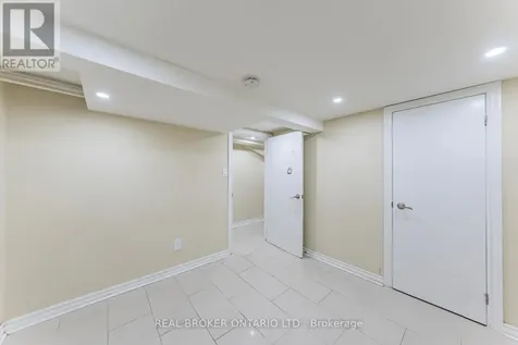 3212 Danforth Avenue Toronto (oakridge) ON M1L 1C1