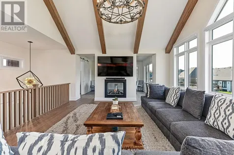 103 Stoneleigh Drive Blue Mountains ON L9Y 4P5