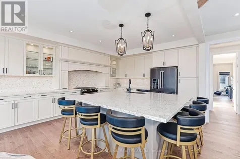 103 Stoneleigh Drive Blue Mountains ON L9Y 4P5