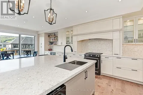 103 Stoneleigh Drive Blue Mountains ON L9Y 4P5