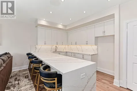 103 Stoneleigh Drive Blue Mountains ON L9Y 4P5
