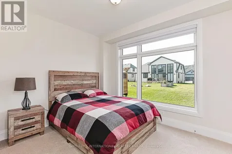 103 Stoneleigh Drive Blue Mountains ON L9Y 4P5