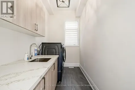 103 Stoneleigh Drive Blue Mountains ON L9Y 4P5