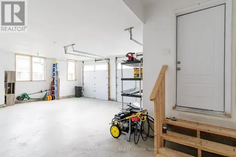103 Stoneleigh Drive Blue Mountains ON L9Y 4P5