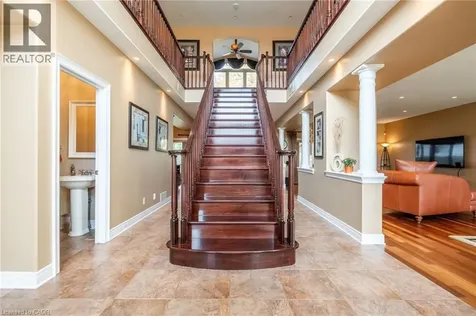 8881 Joseph Court Niagara Falls ON L2H 3P1