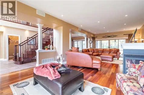 8881 Joseph Court Niagara Falls ON L2H 3P1