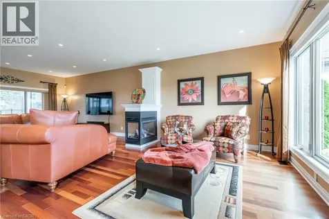 8881 Joseph Court Niagara Falls ON L2H 3P1