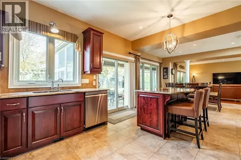 8881 Joseph Court Niagara Falls ON L2H 3P1