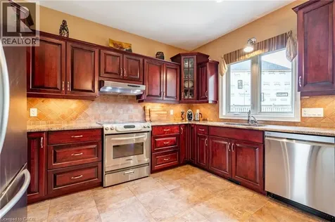 8881 Joseph Court Niagara Falls ON L2H 3P1