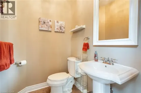 8881 Joseph Court Niagara Falls ON L2H 3P1