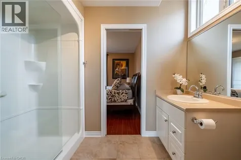 8881 Joseph Court Niagara Falls ON L2H 3P1