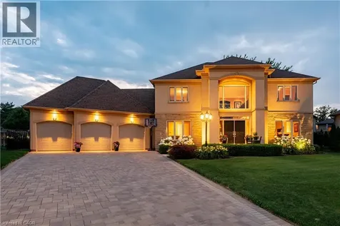 8881 Joseph Court Niagara Falls ON L2H 3P1