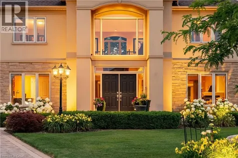 8881 Joseph Court Niagara Falls ON L2H 3P1