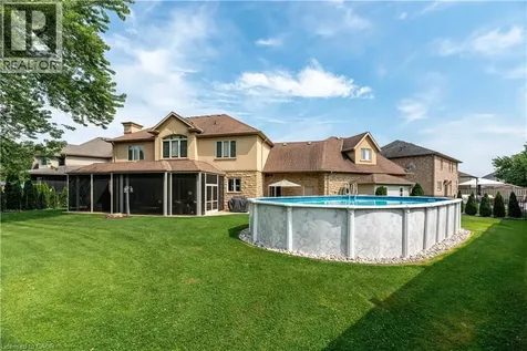 8881 Joseph Court Niagara Falls ON L2H 3P1