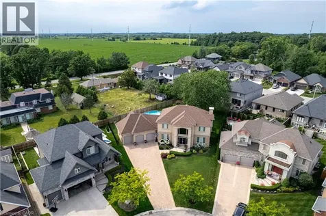 8881 Joseph Court Niagara Falls ON L2H 3P1