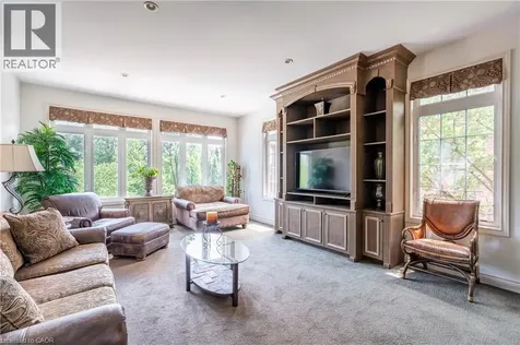3542 Matthews Drive Niagara Falls ON L2H 2Z1